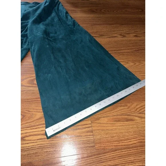 Char & Sher Collectibles Hunter Green Suede Wide Leg Crop Pant & Matching Top‎ - Picture 13 of 14